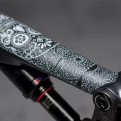 Dyedbro Beschermingsset Voor Montuur - Día De Muertos - Wit Matte 9 Dyedbro Beschermingsset Voor Montuur - Día De Muertos - Wit Matte -Velo Glans Verkoop 03 DBF11148