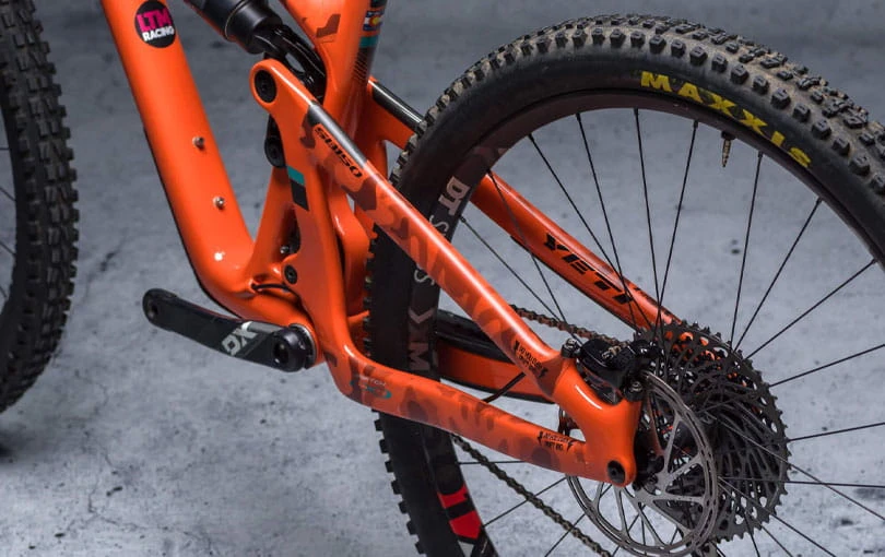 Dyedbro Montuurbeschermingsset - Camo Zwart 6 Dyedbro Montuurbeschermingsset - Camo Zwart - Afbeelding 4