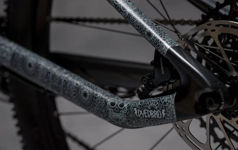 Dyedbro Beschermingsset Voor Montuur - Día De Muertos - Wit Matte 6 Dyedbro Beschermingsset Voor Montuur - Día De Muertos - Wit Matte - Afbeelding 4