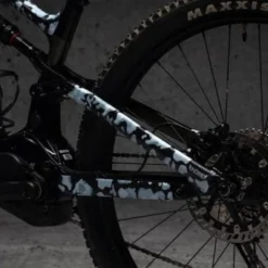 Dyedbro E-bike Frame Beschermingskit Camo - Mat Wit 7 Dyedbro E-bike Frame Beschermingskit Camo - Mat Wit -Velo Glans Verkoop 04 EB 22202