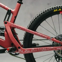 Dyedbro Montuurbeschermingskit - EWS Bergen - Wit Mat 9 Dyedbro Montuurbeschermingskit - EWS Bergen - Wit Mat -Velo Glans Verkoop 93D055ED C5C4 4460 852F 51DB6F7A7182 1024x1024 2x