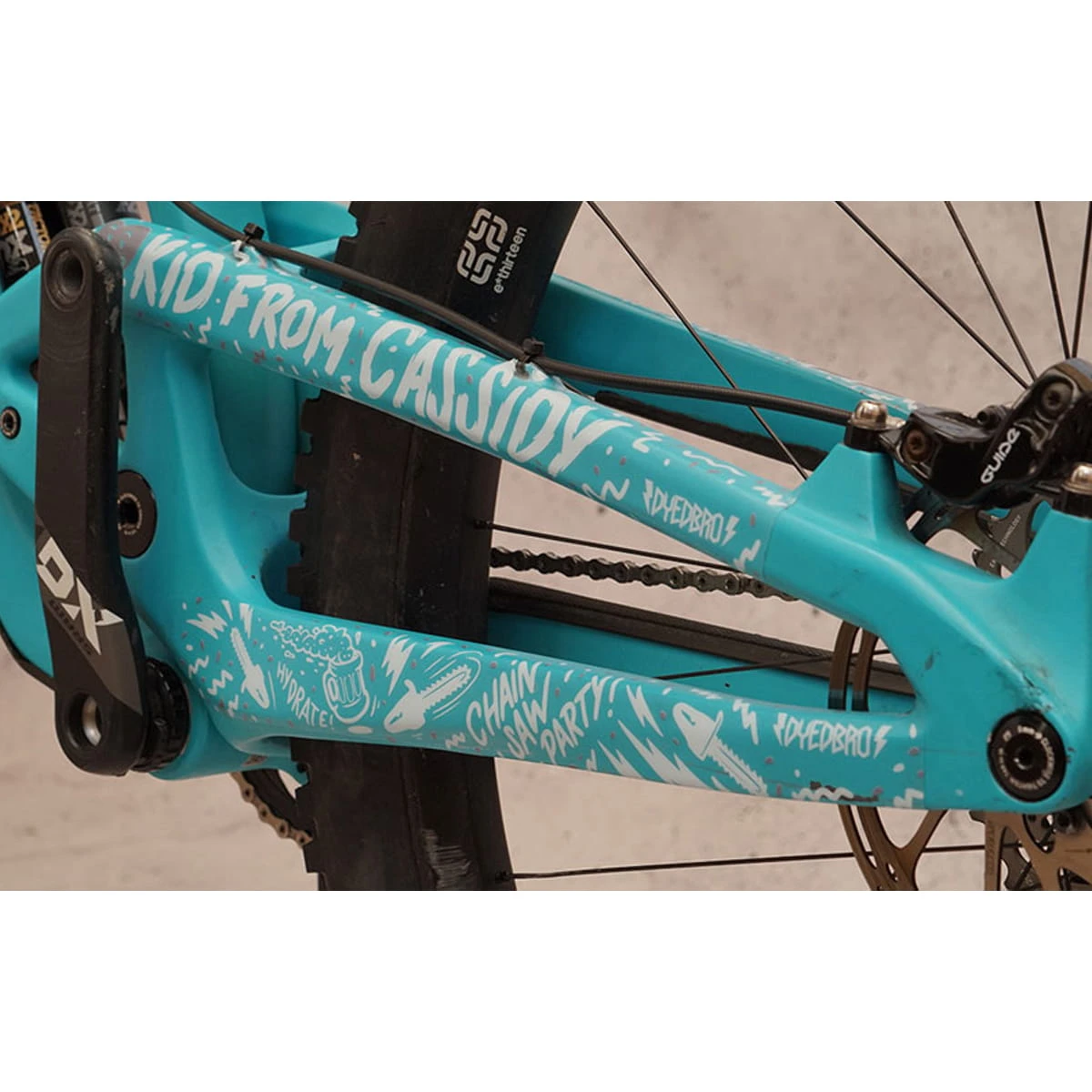 Dyedbro Kit Voor Framebescherming - Kettingzaag Wit Mat 7 Dyedbro Kit Voor Framebescherming - Kettingzaag Wit Mat - Afbeelding 5